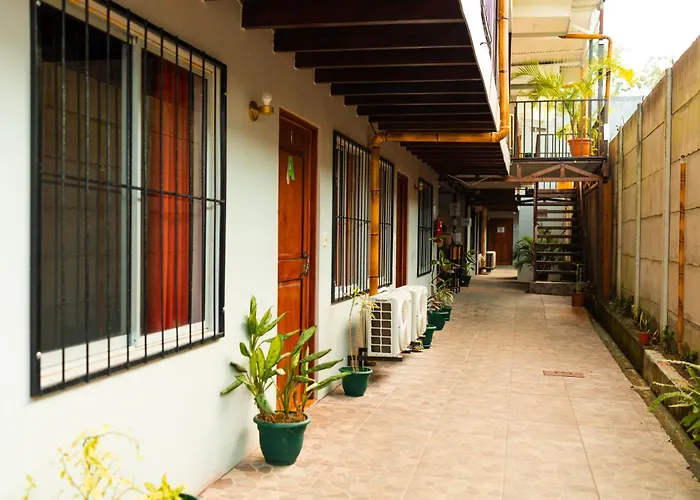Arenal SlothHostel